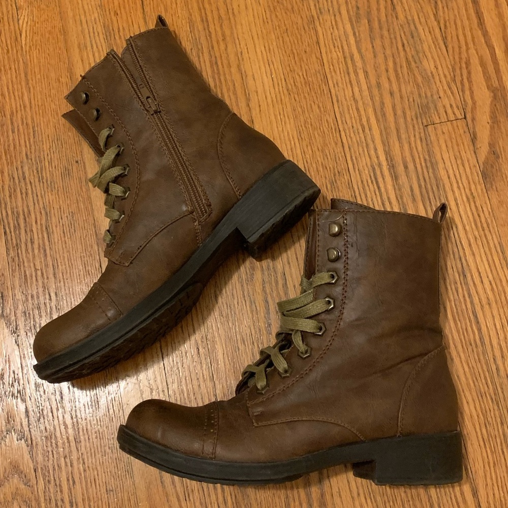 Brown bull boxer combat boot